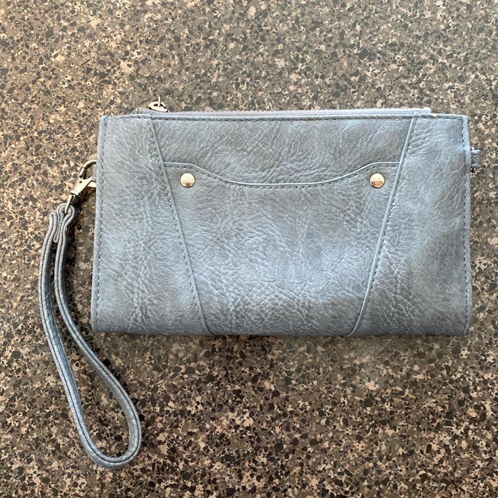 Blue Clutch/ Wristlet in excellent condition